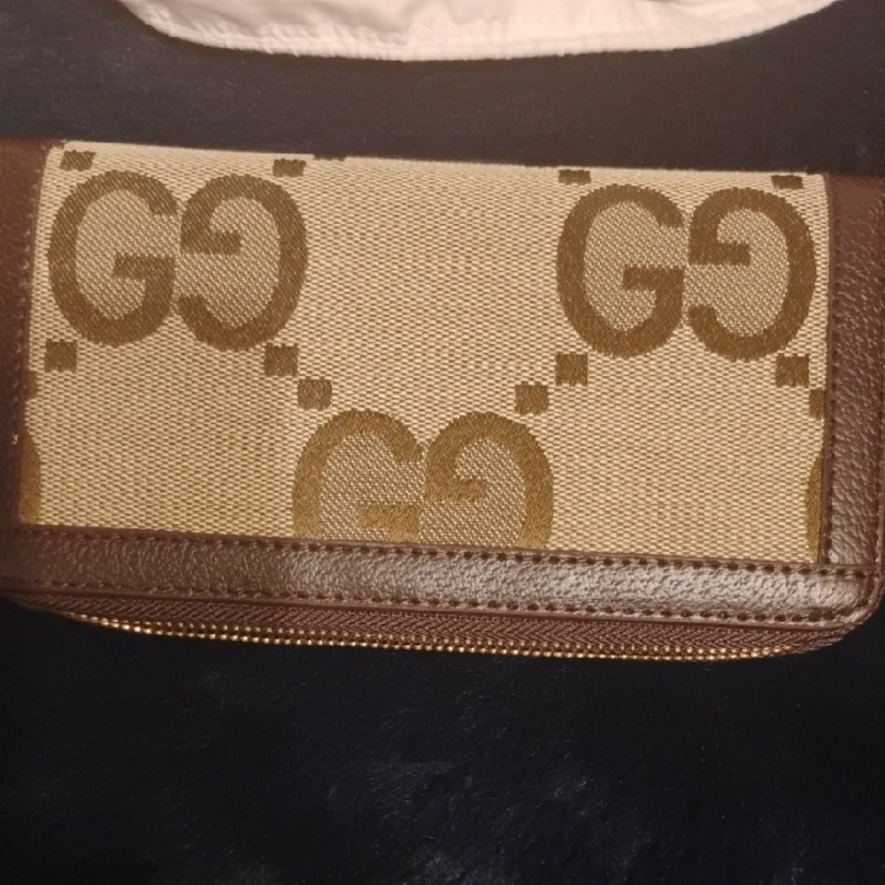 GG Canvas Wallet in Brown and Cream - Picture 3 of 11